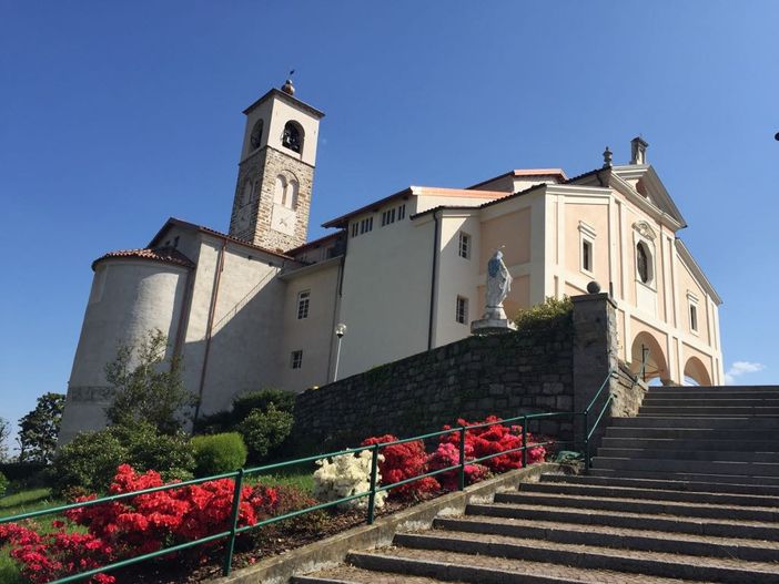 Festa in maschera, pranzo e fagiolata: a Valle San Nicolao arriva il Carnevale