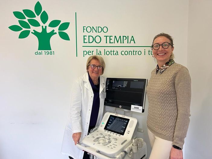 Nell'immagine la presidente della Fondazione Tempia Viola Erdini e il direttore sanitario Adriana Paduos con la nuova apparecchiatura