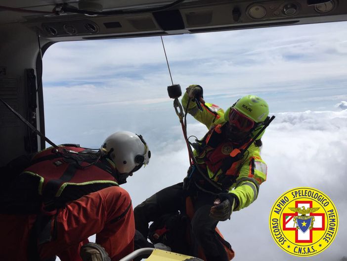 Tre alpinisti precipitano sul Monviso, un morto FOTOGALLERY Tre alpinisti precipitano sul Monviso, un morto FOTOGALLERY
