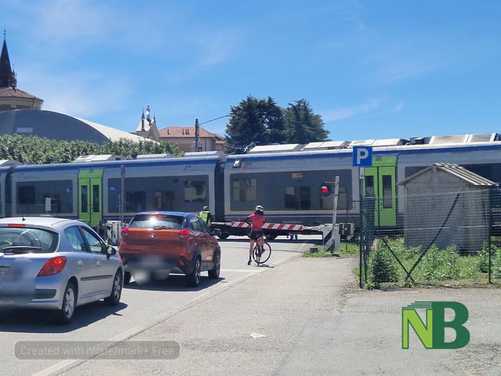 Vigliano Biellese, in tilt il passaggio a livello.