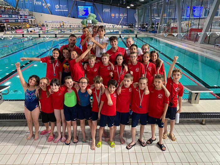 nuoto rane rosse