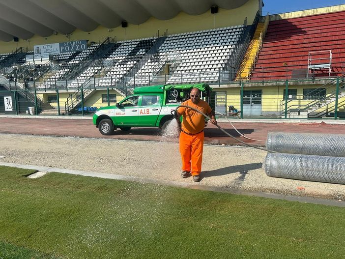 Lo Stadio Pozzo La Marmora a Biella si prepara per i grandi eventi: AIB al lavoro per irrigare il manto erboso