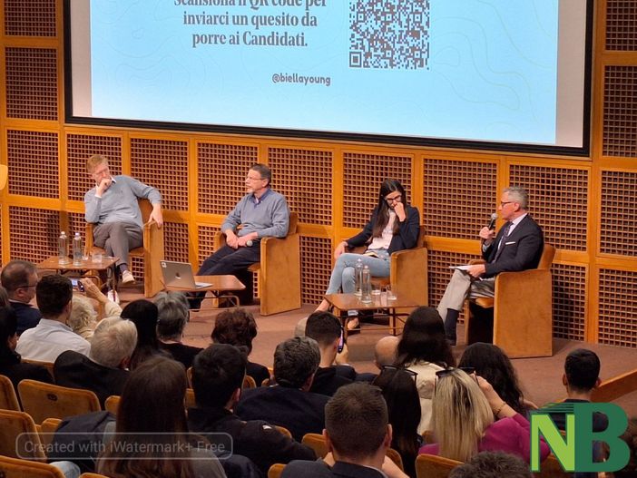 I giovani di BeYoung con i candidati Sindaco di Biella per parlare dei temi a loro vicini - Foto Nicola Rasolo per newsbiella.it