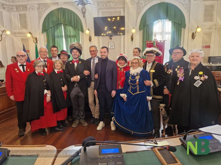 Carnevale di Biella tra Folle Notte del Piazzo, festa del cioccolato e una targa in ricordo di Franco Caucino Carnevale di Biella tra Folle Notte del Piazzo, festa del cioccolato e una targa in ricordo di Franco Caucino
