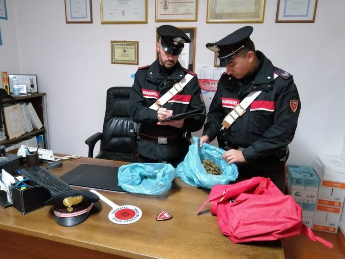 Cossato: pusher nigeriano in manette, aveva in casa 150 grammi di droga