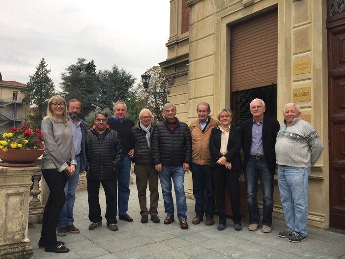 Il gruppo degli Amici della Ricerca con Simona Tempia nella sede di via Malta