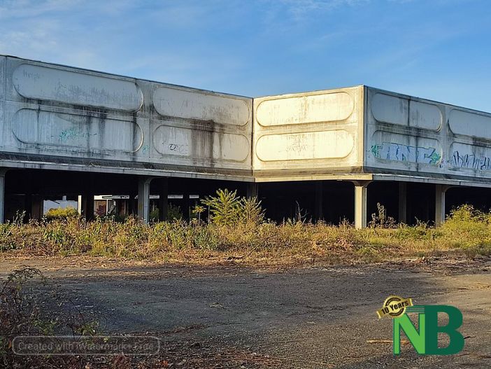 Verrone, l’ex Aiazzone sul mercato: il “fantasma” di 22 mila metri quadri in vendita a 800 mila euro