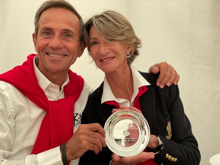 La Nissan R390 GT1 vince a Goodwood, il restauro è tutto biellese