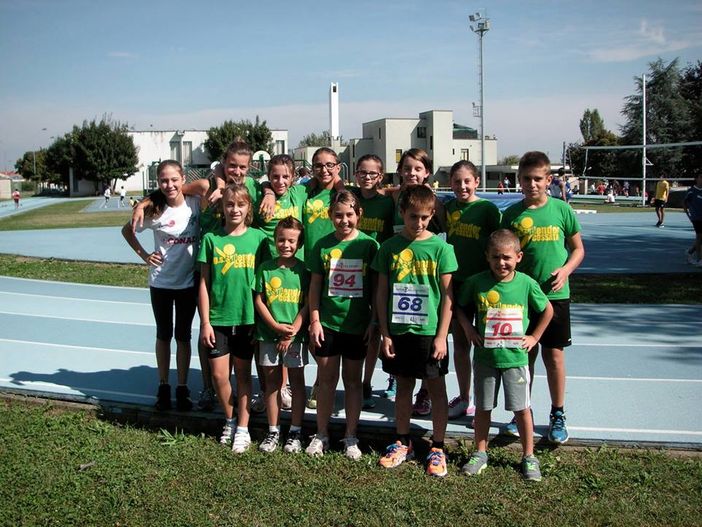 Un gruppo di giovani atleti dello Splendor Cossato