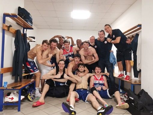 Basket, Edilnol: 10 alla società e a Hasbrouck, 4 alle terne arbitrali, appena 8 al pubblico, foto Pallacanestro Biella Basket, Edilnol: 10 alla società e a Hasbrouck, 4 alle terne arbitrali, appena 8 al pubblico, foto Pallacanestro Biella