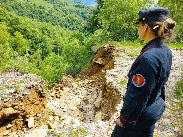 Educazione ambientale: gli studenti di Graglia a lezione con i Carabinieri Forestali Educazione ambientale: gli studenti di Graglia a lezione con i Carabinieri Forestali