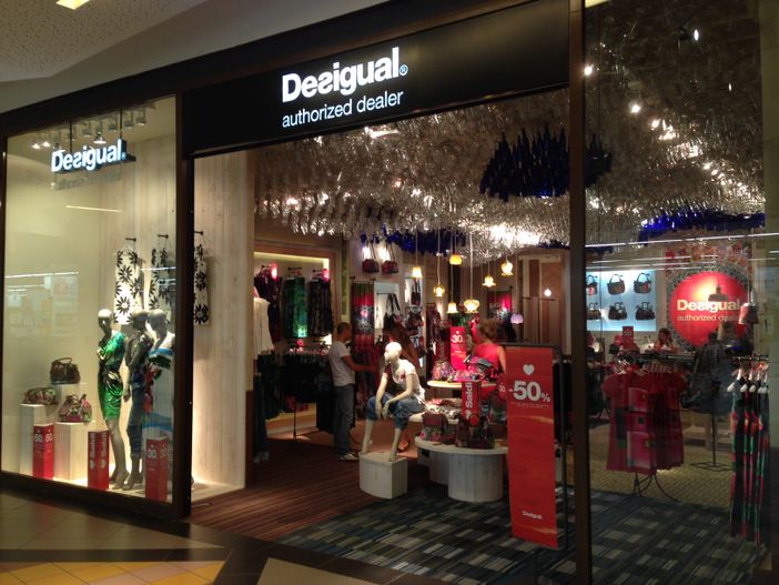 I colori vivaci di Desigual I colori vivaci di Desigual