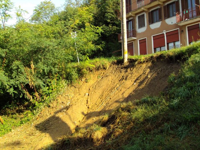 Casapinta: Non cessa l'allarme frane, secondo importante smottamento Casapinta: Non cessa l'allarme frane, secondo importante smottamento