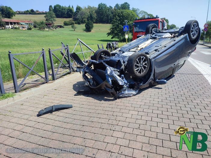 Occhieppo Superiore, auto carambola in via Don Corrado Catella, FOTO Mattia Baù per newsbiella.it