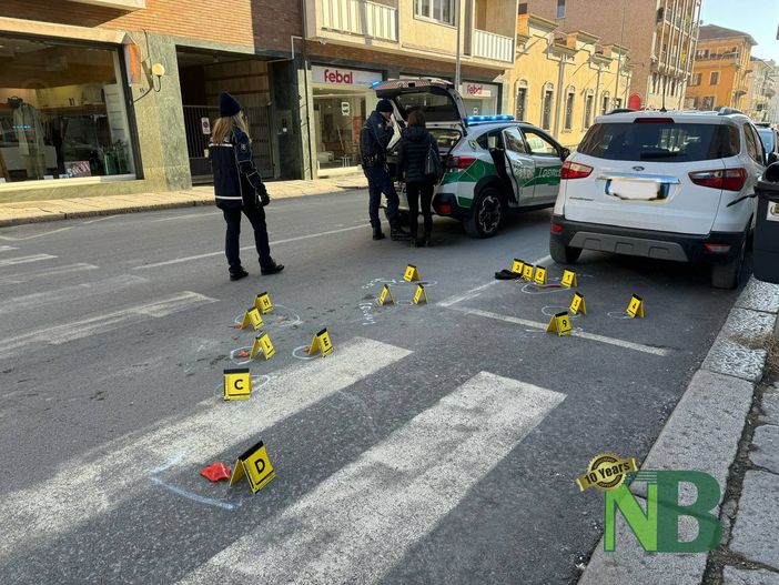 Biella: marito e moglie travolti da un'auto in via Torino, si cercano le immagini delle telecamere, foto Davide Finatti per newsbiella.it Biella: marito e moglie travolti da un'auto in via Torino, si cercano le immagini delle telecamere, foto Davide Finatti per newsbiella.it