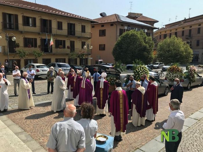 Funerale dell'imprenditore Paolo Lavino: commossa partecipazione di famigliari e conoscenti