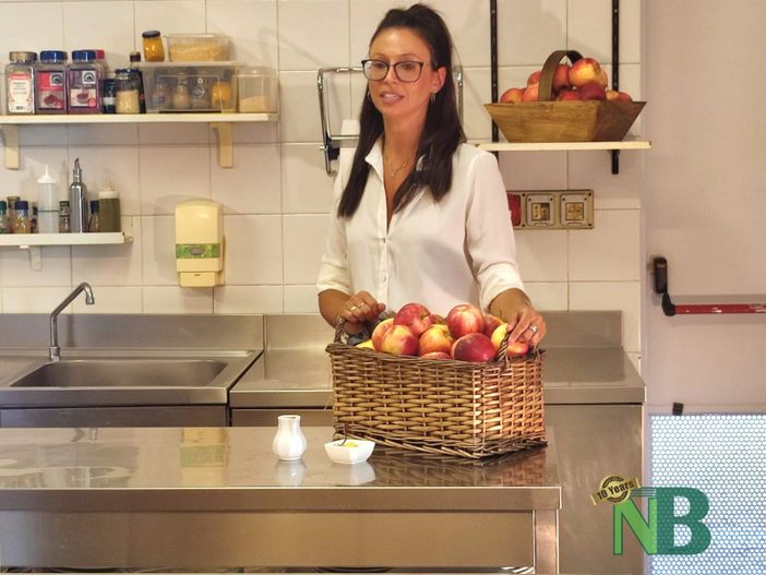 Video-ricetta, la torta di mele di Cascina Imperolo: un dolce sfizioso per grandi e piccini.