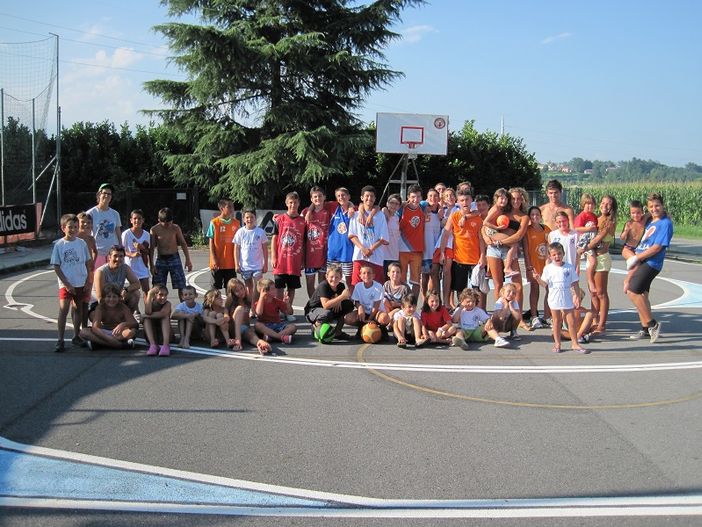 Entusiasmo, solidarietà ed energia. Questo il motto del Teens Basket Cossato Entusiasmo, solidarietà ed energia. Questo il motto del Teens Basket Cossato