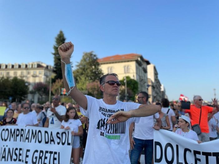 Green pass, corteo di protesta a Torino