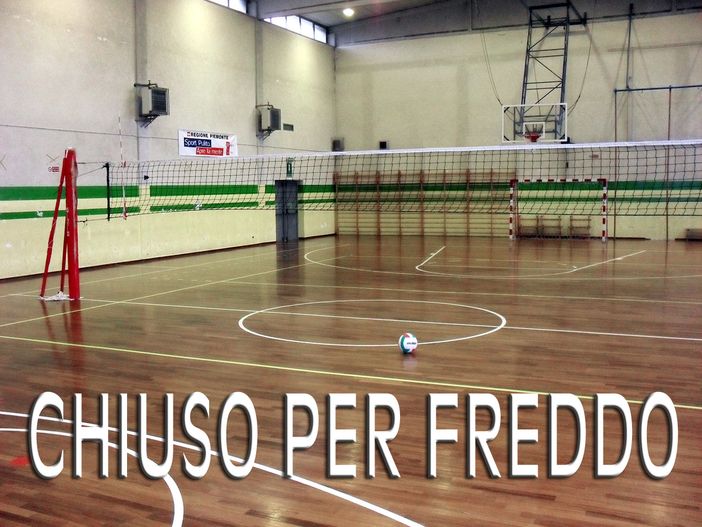 La Provincia non accende il riscaldamento: non si gioca