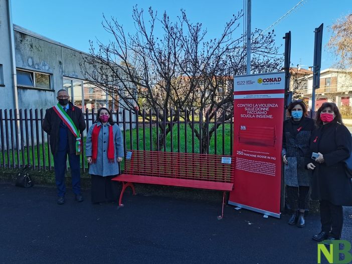 panchina rossa panchina rossa