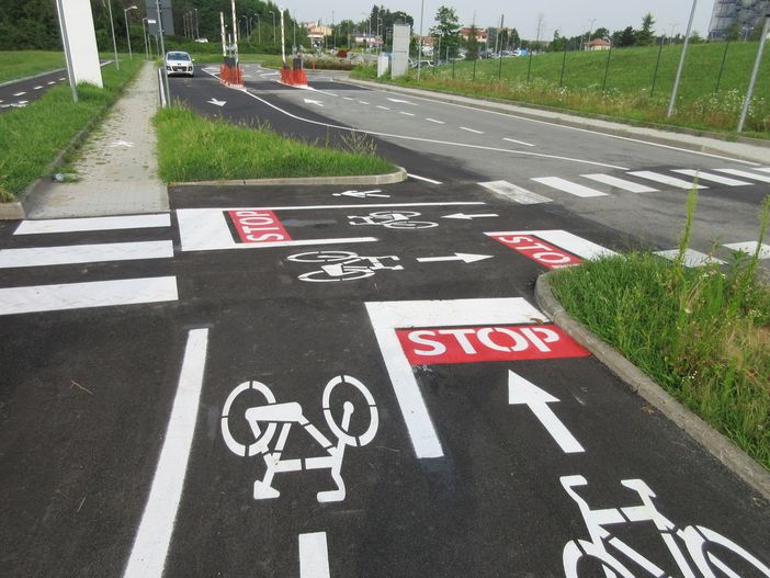 PMLI Biella: "Ridicole segnaletiche orizzontali nel parcheggio dell'ospedale di Ponderano come se si trattasse di città del Nord Europa"