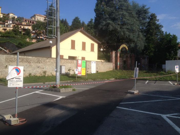 Biella: Parte di piazza de Agostini occupata dal cantiere per la funicolare