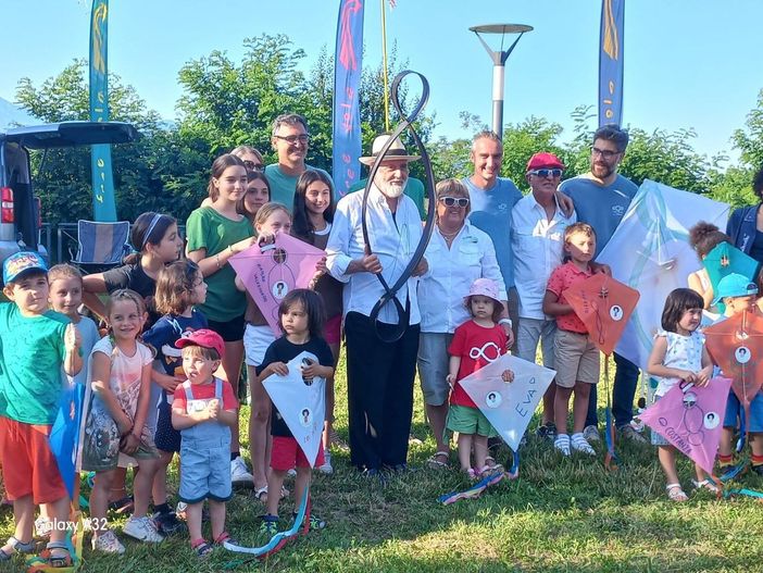 Aquiloni del Terzo Paradiso in Festival, presente il Maestro Michelangelo Pistoletto, FOTO e VIDEO Aquiloni del Terzo Paradiso in Festival, presente il Maestro Michelangelo Pistoletto, FOTO e VIDEO