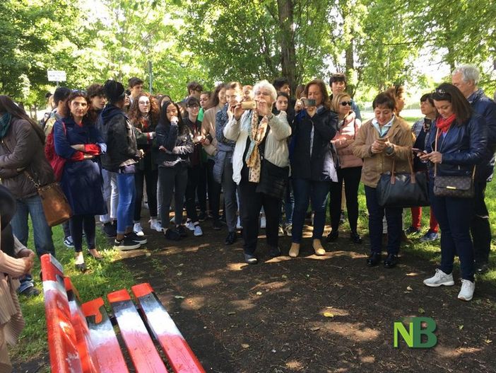 Inaugurata la "Panchina Rossa" della studentessa Giada Messina FOTOGALLERY