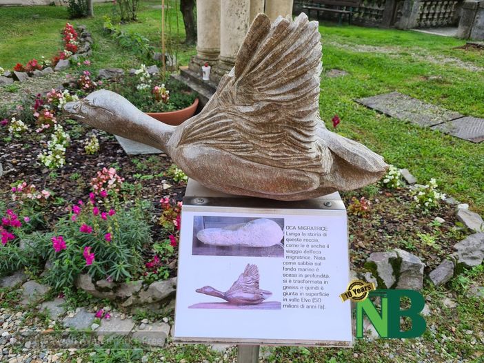 Il cortile dei Pellegrini al Santuario di Graglia si anima con le sculture in pietra di Cecilia Martin Birsa - Foto Catia Ciccarelli per newsbiella.it