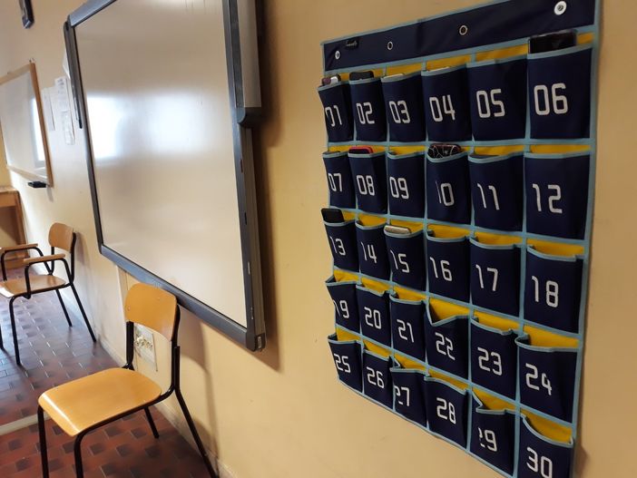 cellulari appesi bona