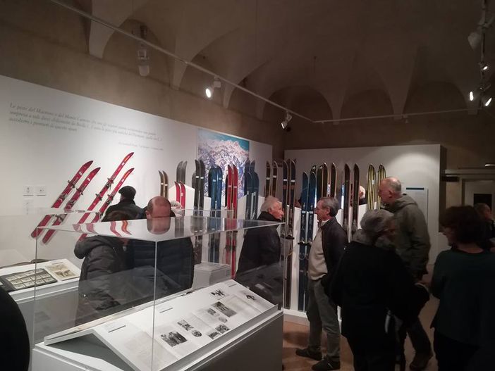 Biella: Oltre 300 visitatori per il primo weekend della mostra “Neve. Sport invernali a Oropa 1920-1960”