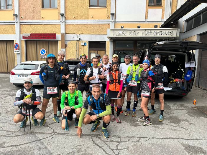 Tor 30 - Passage au Malatrà, anche un gruppo di biellesi alla partenza da Saint-Rhémy-En-Bosses Tor 30 - Passage au Malatrà, anche un gruppo di biellesi alla partenza da Saint-Rhémy-En-Bosses