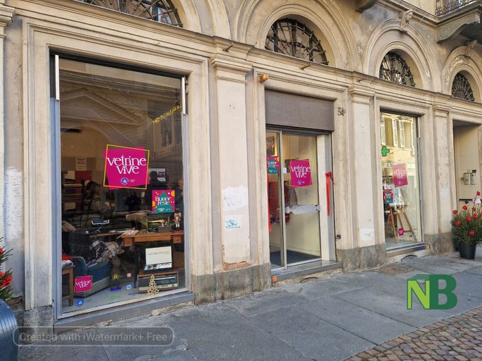 Natale in città, inaugurato il primo temporary store in via Italia Natale in città, inaugurato il primo temporary store in via Italia