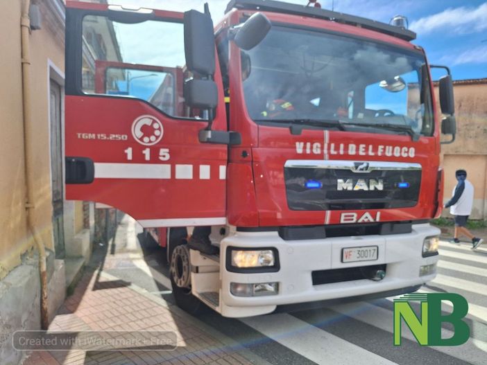 Tollegno, Vigili del Fuoco e 118 in via Roma in soccorso di una donna foto Nicola Rasolo Tollegno, Vigili del Fuoco e 118 in via Roma in soccorso di una donna foto Nicola Rasolo