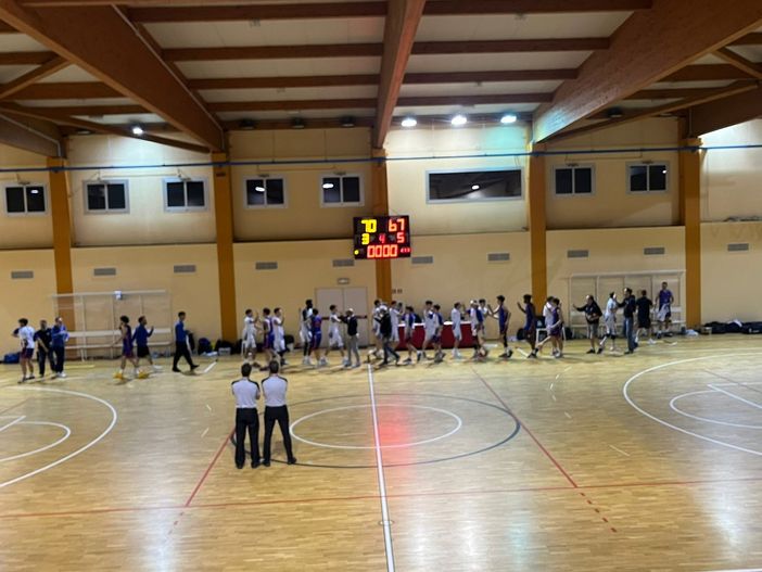 Basket: Zeta Esse Ti cede con il College Novara, 67 a 70 il risultato
