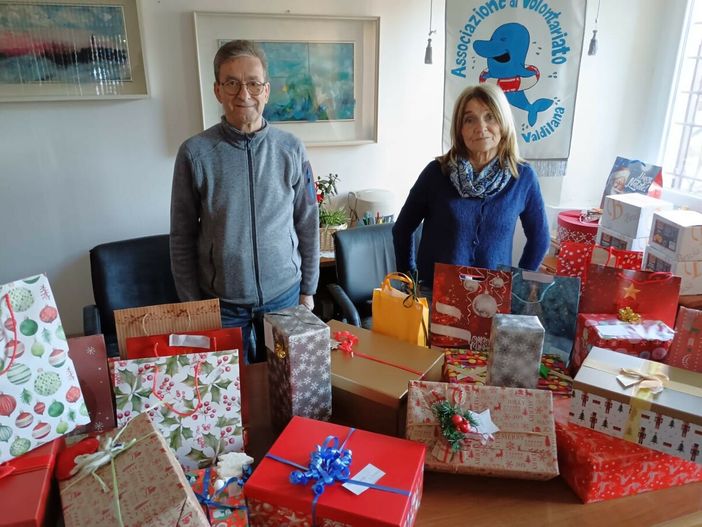 Valdilana, la solidarietà fa rete con l'Associazione Delfino: oltre 200 pacchi di Natale per chi è in difficoltà (foto dalla pagina Facebook di Associazione Delfino Valdilana) Valdilana, la solidarietà fa rete con l'Associazione Delfino: oltre 200 pacchi di Natale per chi è in difficoltà (foto dalla pagina Facebook di Associazione Delfino Valdilana)