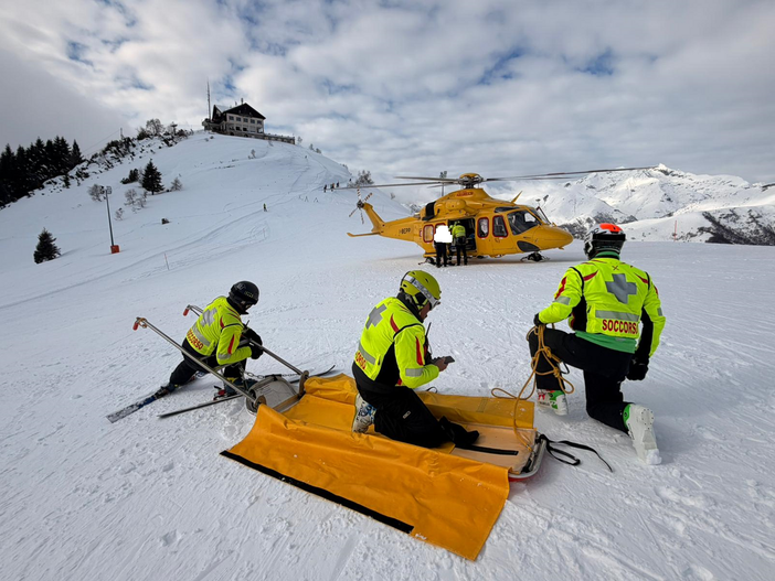 Incidente a Bielmonte, ferito uno sciatore: arriva l'elisoccorso Incidente a Bielmonte, ferito uno sciatore: arriva l'elisoccorso