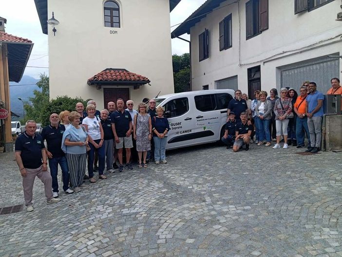 Valdilana, un nuovo mezzo per i trasporti sociali a servizio del territorio (foto dalla pagina Facebook di Comune di Valdilana) Valdilana, un nuovo mezzo per i trasporti sociali a servizio del territorio (foto dalla pagina Facebook di Comune di Valdilana)