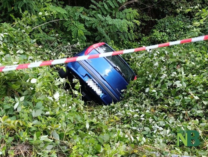 Biella, auto fuori strada: soccorsa una donna in codice giallo - Foto di Mattia Baù per newsbiella.it