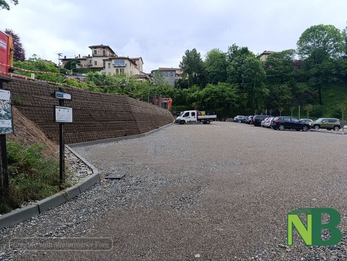 Parcheggio del Bellone al Piazzo, quasi terminato il piazzale, foto Mattia Baù per newsbiella.it Parcheggio del Bellone al Piazzo, quasi terminato il piazzale, foto Mattia Baù per newsbiella.it