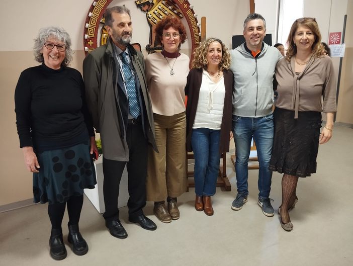 Nella foto Silvia Levenson, Sandro Pezzoli, Deborah Albini, Francesca Candelli, Matteo Seguso e Chiara Cignolo