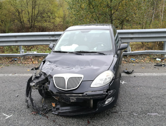 Masserano: Testacoda in superstrada, traffico bloccato Masserano: Testacoda in superstrada, traffico bloccato