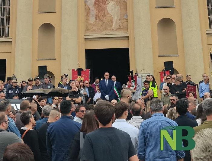 L'abbraccio commosso di Candelo a Cristian Bonifacio: "Beato chi ti ha conosciuto"