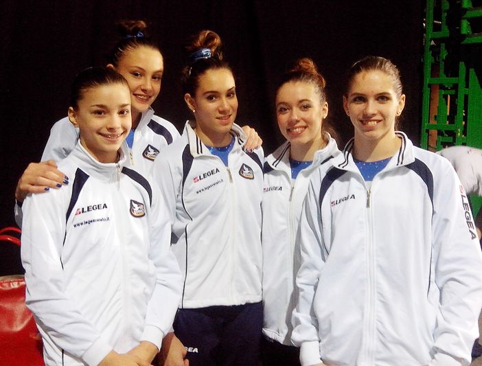 Melissa Polo (a destra) con le compagne di squadra dell'Ardor