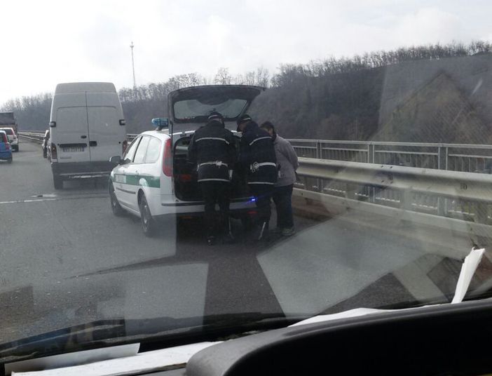 Biella: Ponte tangenziale bloccato per tamponamento Biella: Ponte tangenziale bloccato per tamponamento