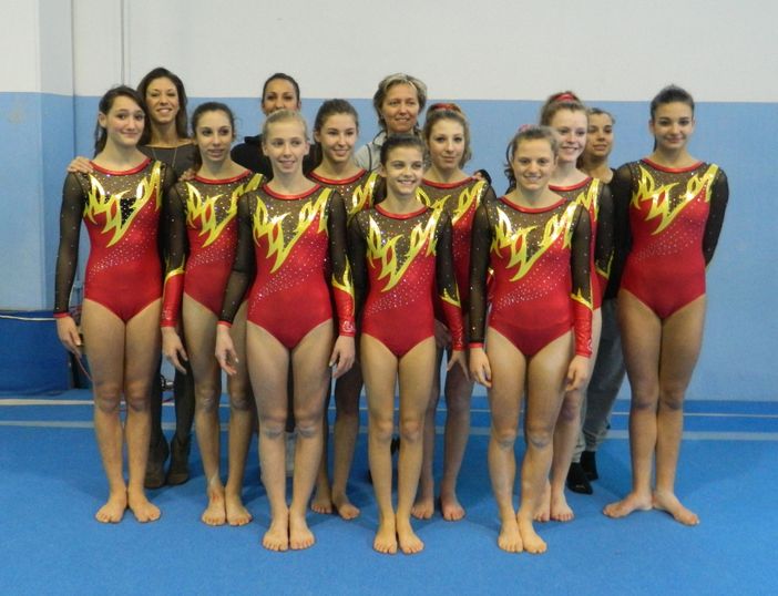 Le atlete delle due squadre La Marmora
