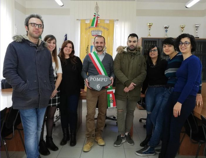 Pompu, Comune dal nuraghe d’oro dona pietra per nuraghe di Biella Pompu, Comune dal nuraghe d’oro dona pietra per nuraghe di Biella