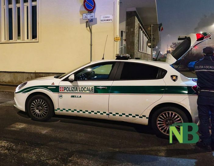 Biella, scontro auto-motorino all'incrocio: giovane in ospedale Biella, scontro auto-motorino all'incrocio: giovane in ospedale