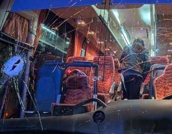 Assalto pullman Pistoia, è allarme per ultras nel basket: in un anno +30% incidenti